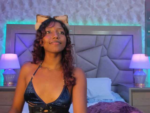 ElarisBlake live cam on BongaCams