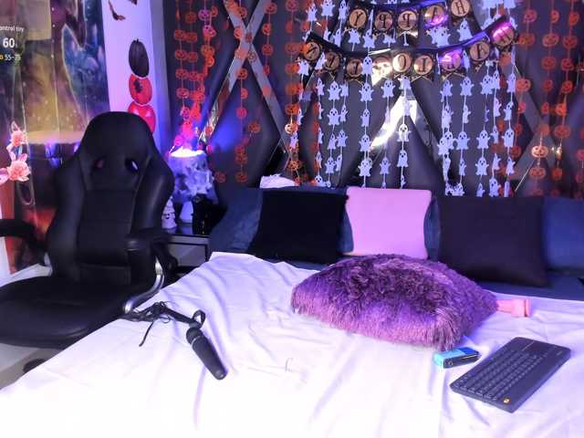 ElarisBlake live cam on BongaCams