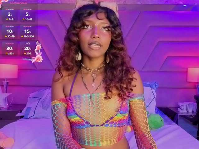 ElarisBlake live cam on BongaCams