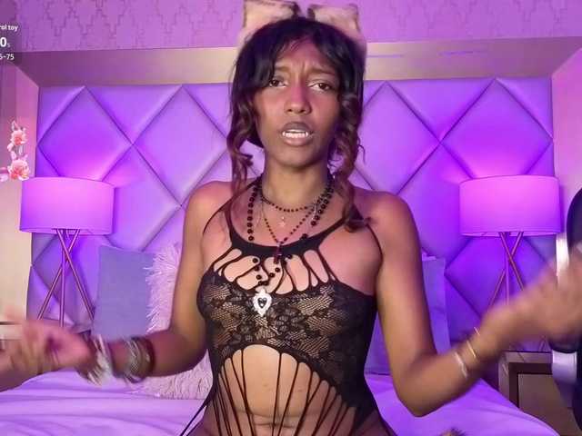 ElarisBlake live cam on BongaCams