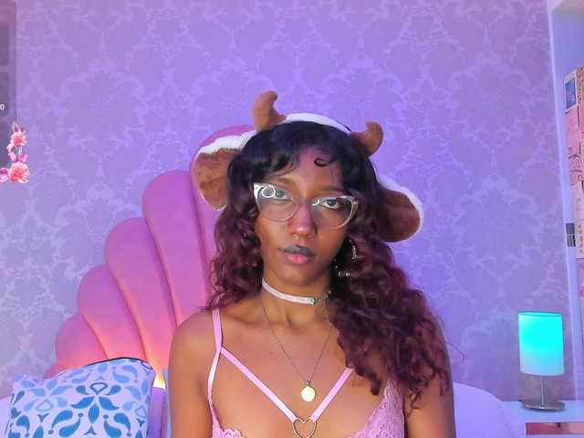 ElarisBlake live cam on BongaCams