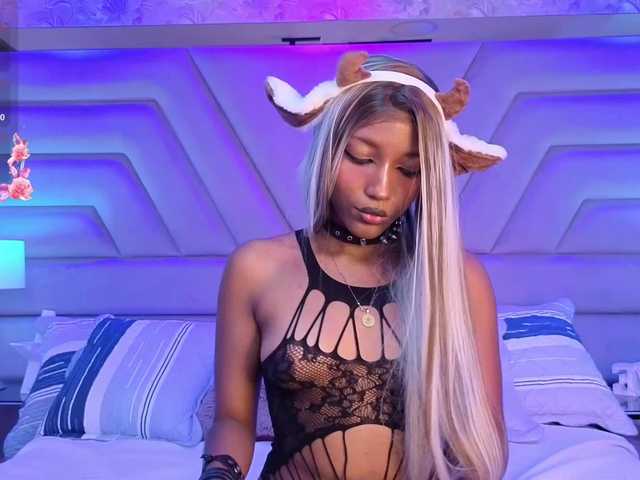 ElarisBlake live cam on BongaCams