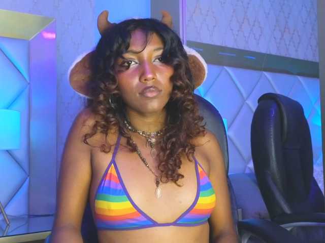 ElarisBlake, en vivo ahora en BongaCams