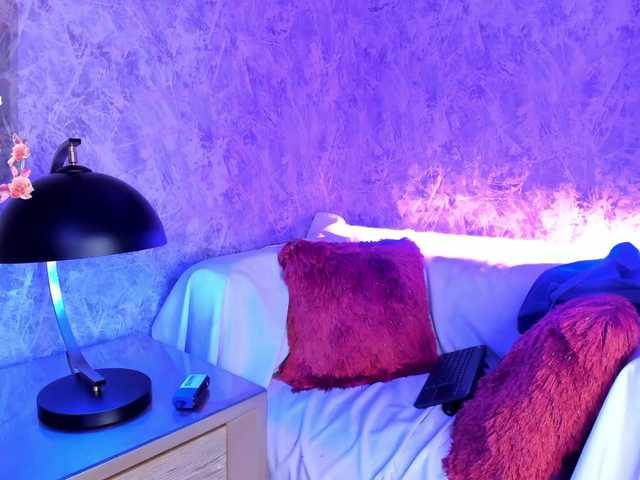 ElarisBlake live cam on BongaCams
