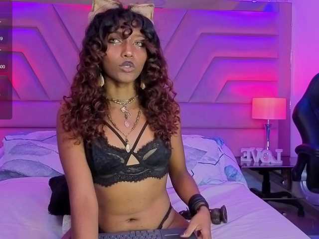 ElarisBlake live cam on BongaCams