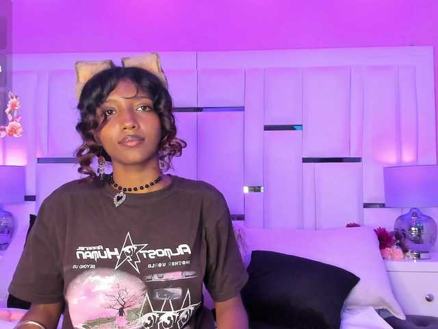 ElarisBlake — live female cam