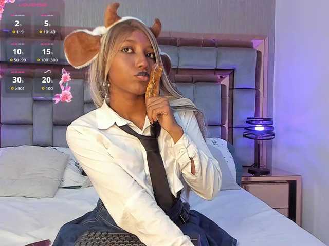 ElarisBlake live cam on BongaCams
