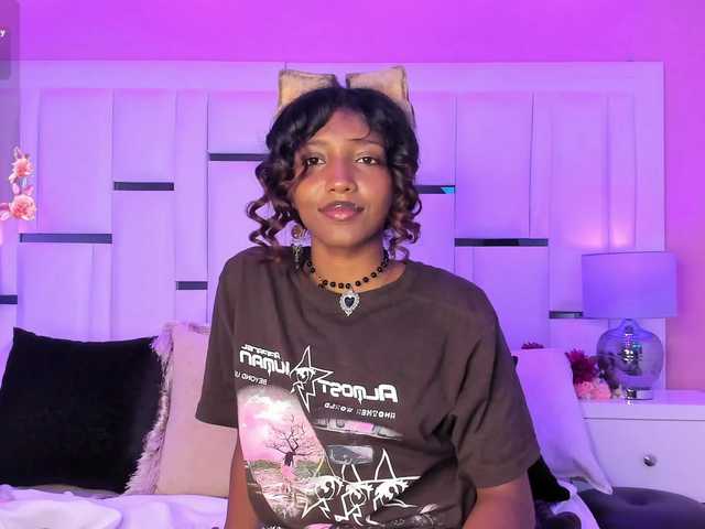ElarisBlake live cam on BongaCams