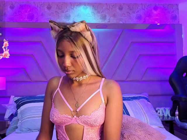 ElarisBlake live cam on BongaCams