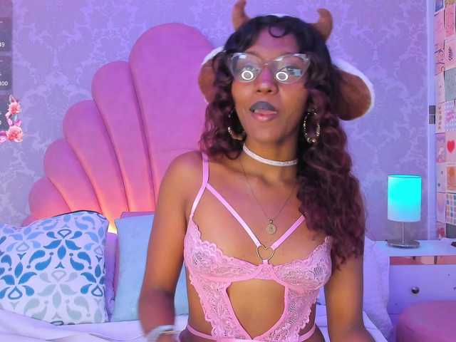 ElarisBlake live cam on BongaCams