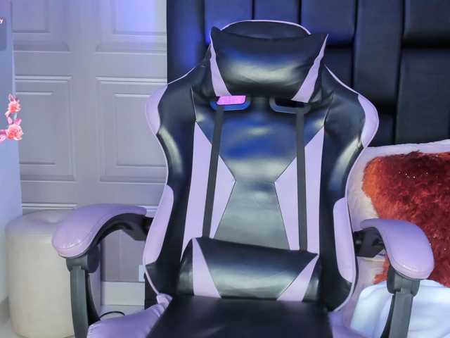 ElarisBlake live cam on BongaCams