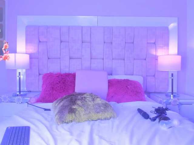 ElarisBlake live cam on BongaCams
