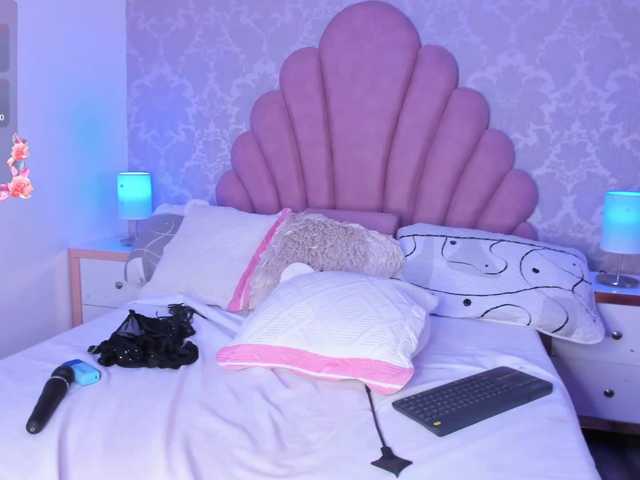 ElarisBlake live cam on BongaCams