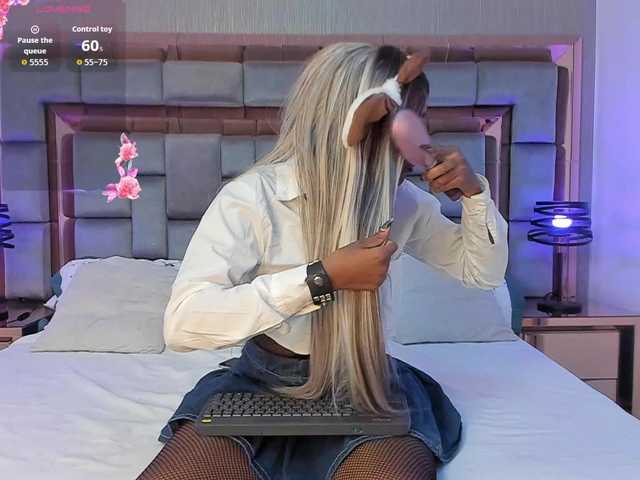 ElarisBlake live cam on BongaCams