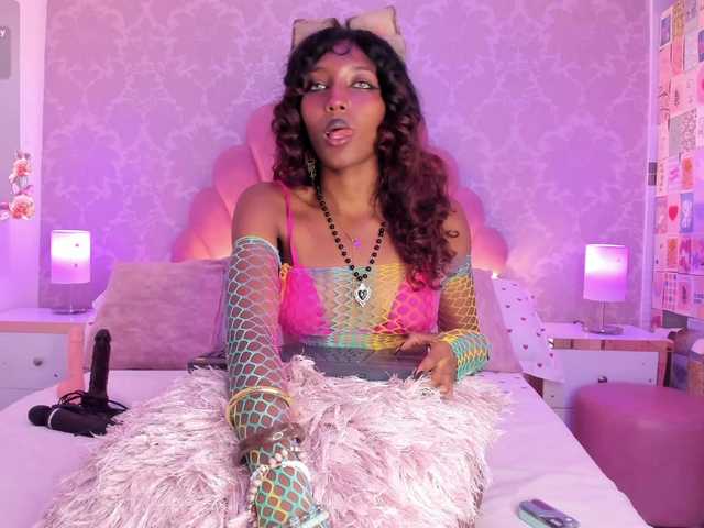 ElarisBlake live cam on BongaCams
