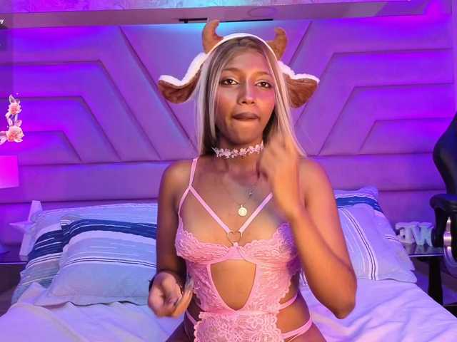 ElarisBlake live cam on BongaCams