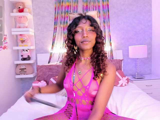 ElarisBlake live cam on BongaCams