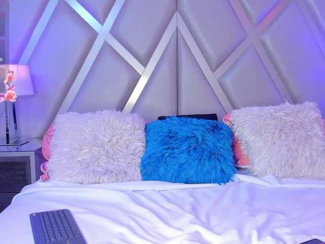 ElarisBlake live cam on BongaCams
