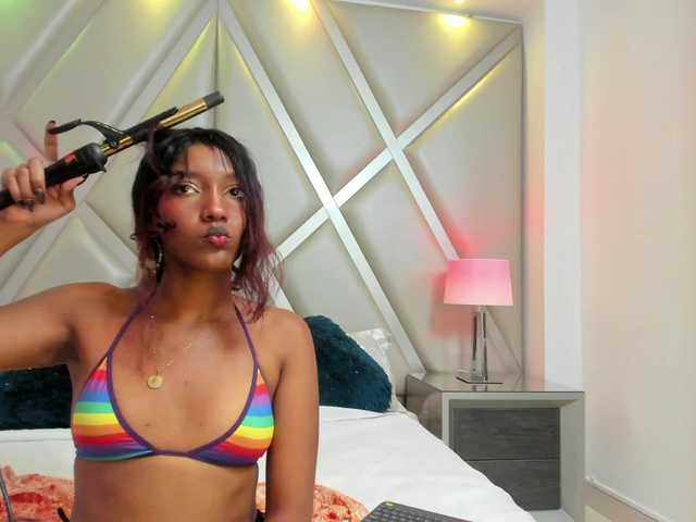 ElarisBlake live cam on BongaCams