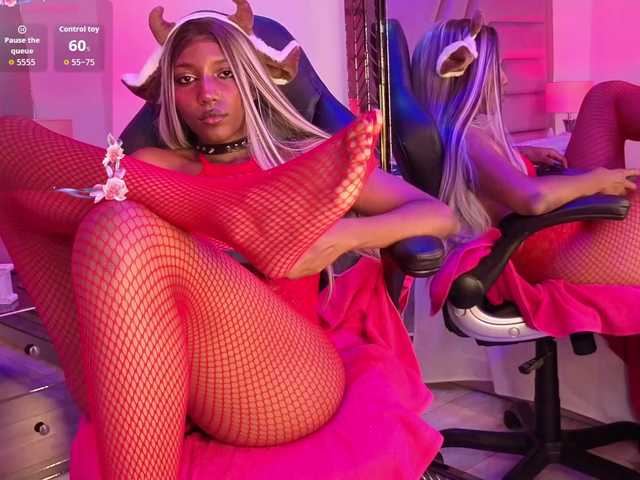 ElarisBlake live cam on BongaCams