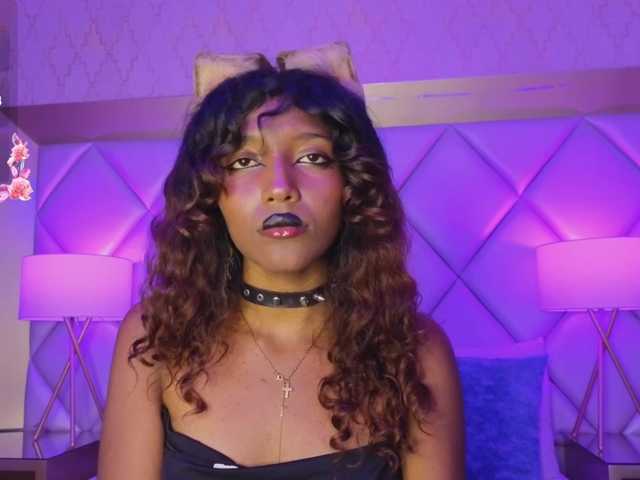 ElarisBlake live cam on BongaCams
