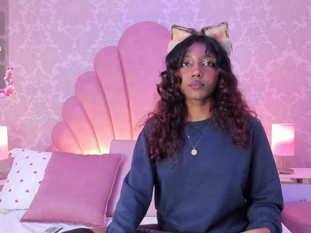 ElarisBlake live cam on BongaCams