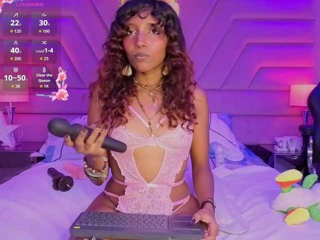 ElarisBlake live cam on BongaCams
