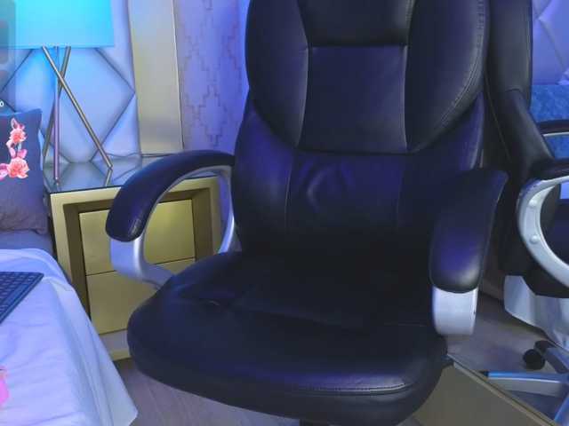 ElarisBlake live cam on BongaCams