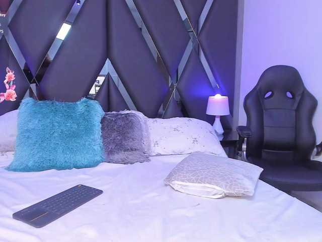 ElarisBlake live cam on BongaCams
