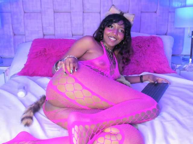ElarisBlake live cam on BongaCams