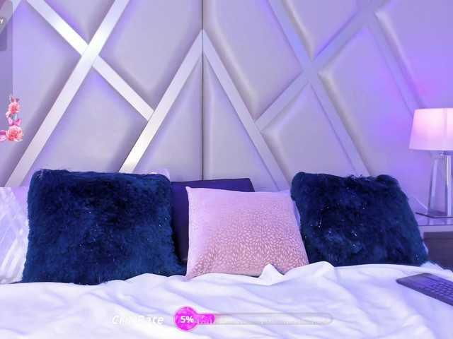 ElarisBlake live cam on BongaCams