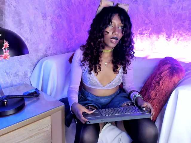 ElarisBlake live cam on BongaCams