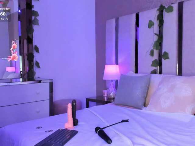 ElarisBlake live cam on BongaCams