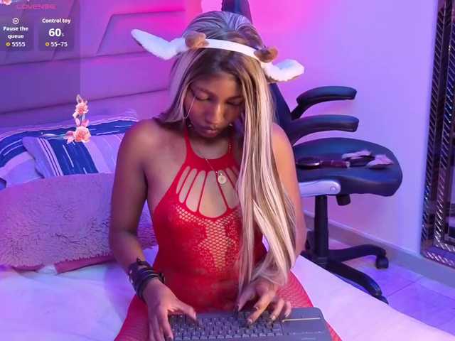ElarisBlake live cam on BongaCams