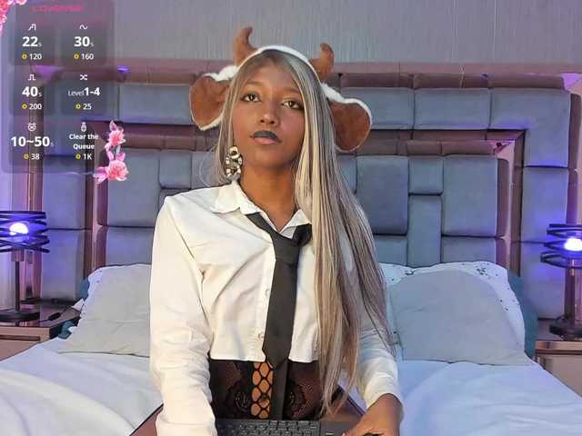 ElarisBlake live cam on BongaCams