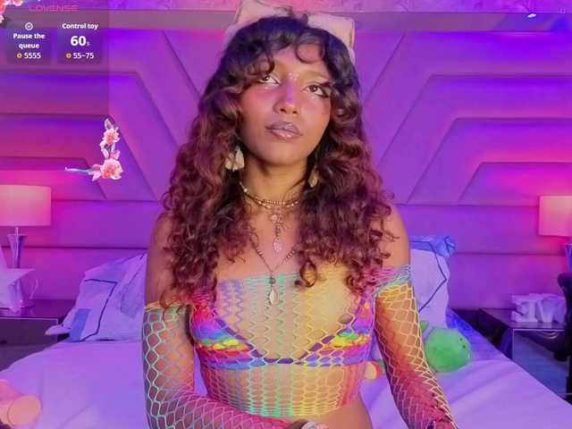 ElarisBlake live cam on BongaCams