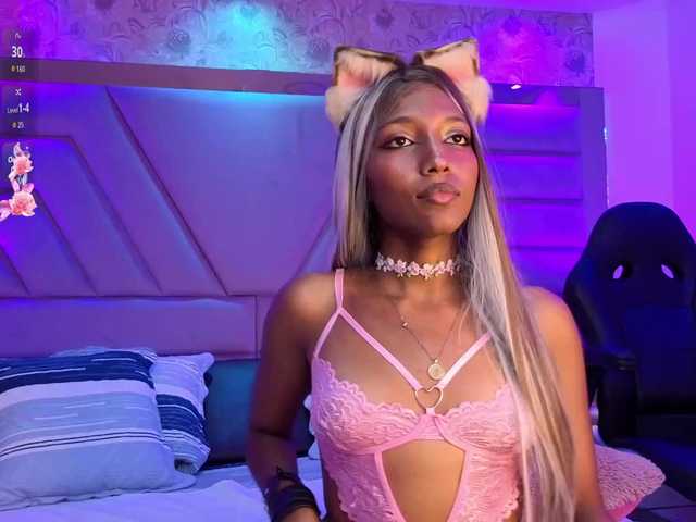 ElarisBlake live cam on BongaCams