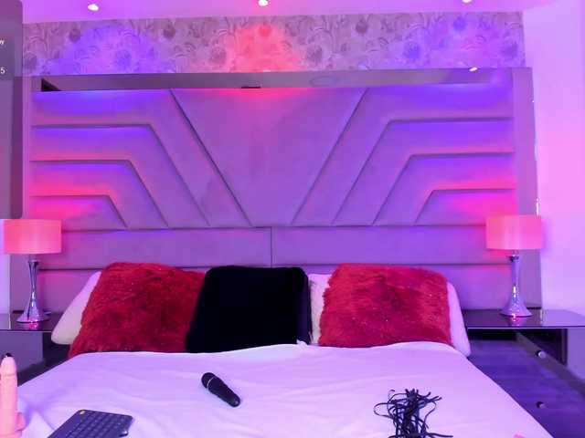 ElarisBlake live cam on BongaCams