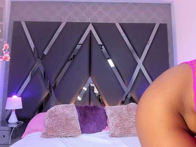 ElarisBlake live cam on BongaCams