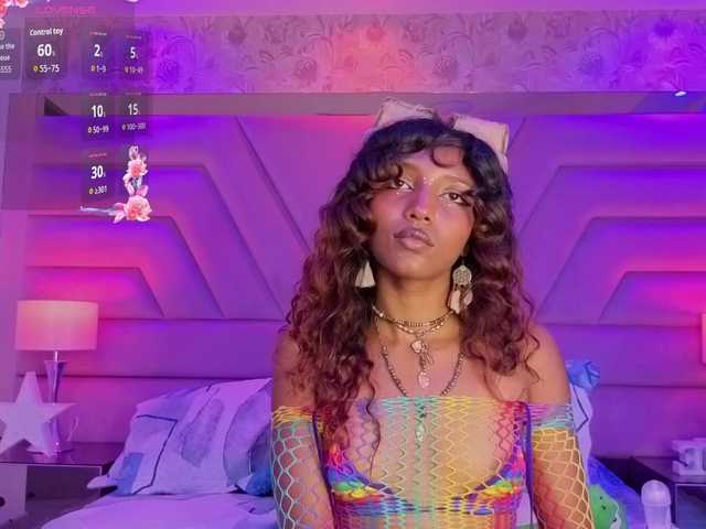 ElarisBlake live cam on BongaCams