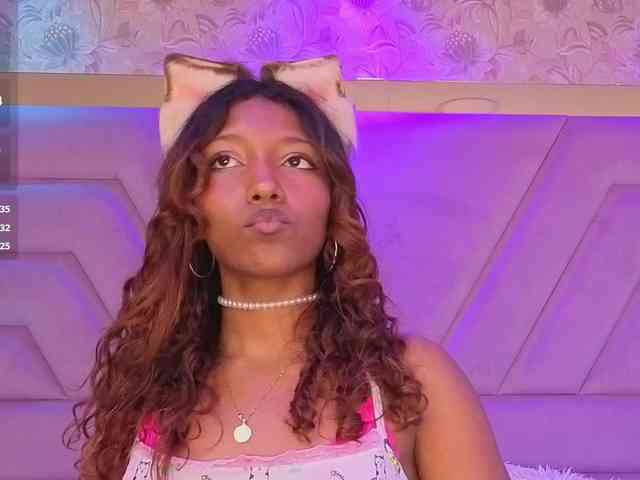 ElarisBlake webcam