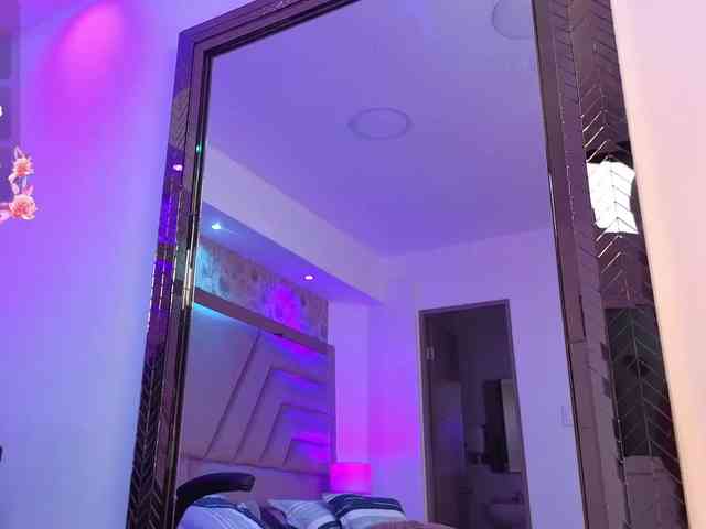 ElarisBlake webcam
