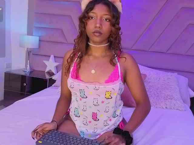 ElarisBlake webcam
