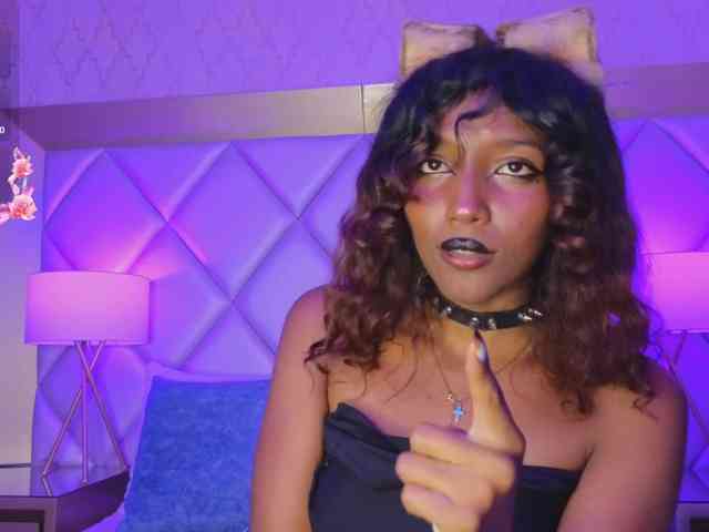 elarisblake's live room