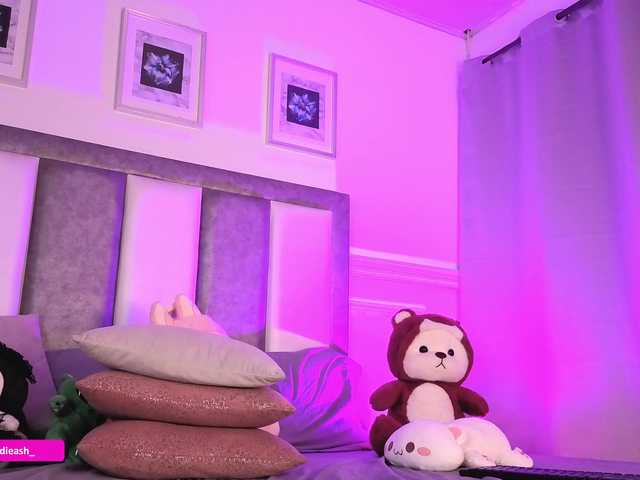 Maddieash live cam on BongaCams