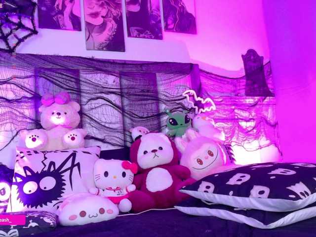 Maddieash live cam on BongaCams