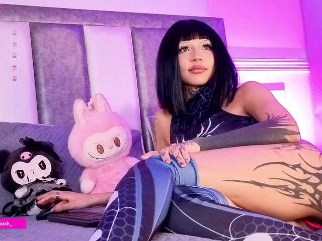 Maddieash live cam on BongaCams