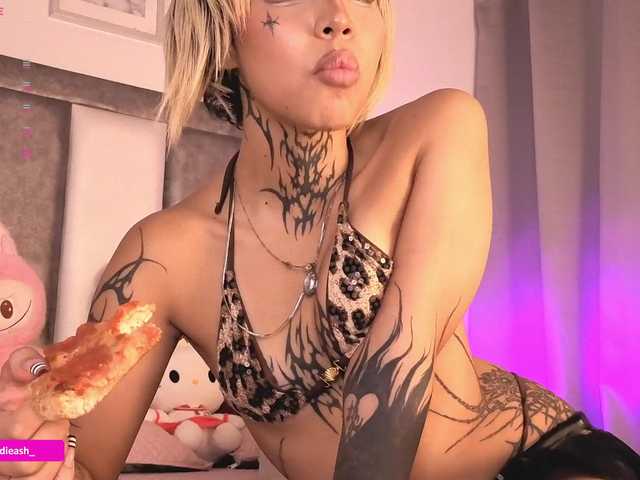 Maddieash live cam on BongaCams