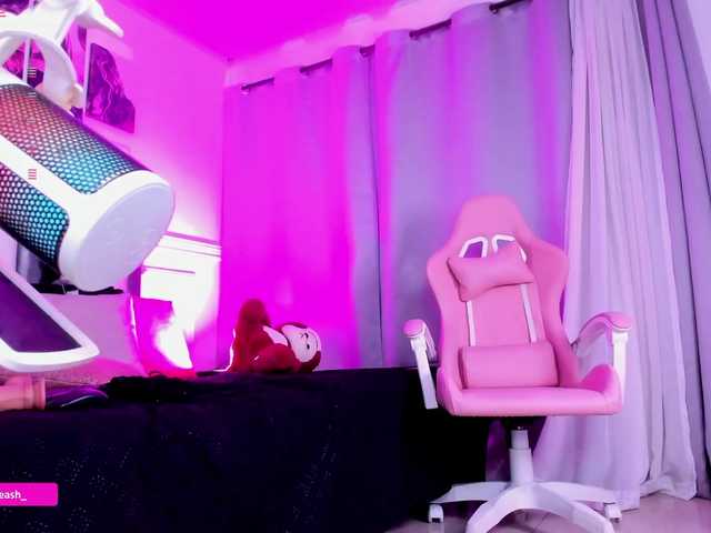Maddieash live cam on BongaCams