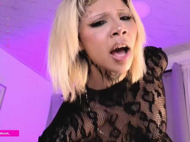 Maddieash live cam on BongaCams